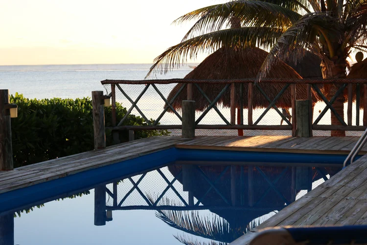 Main view of Squalo Beach Club with sea and lounge area