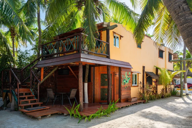 Artistic photo of the cabins at Squalo Beach Club